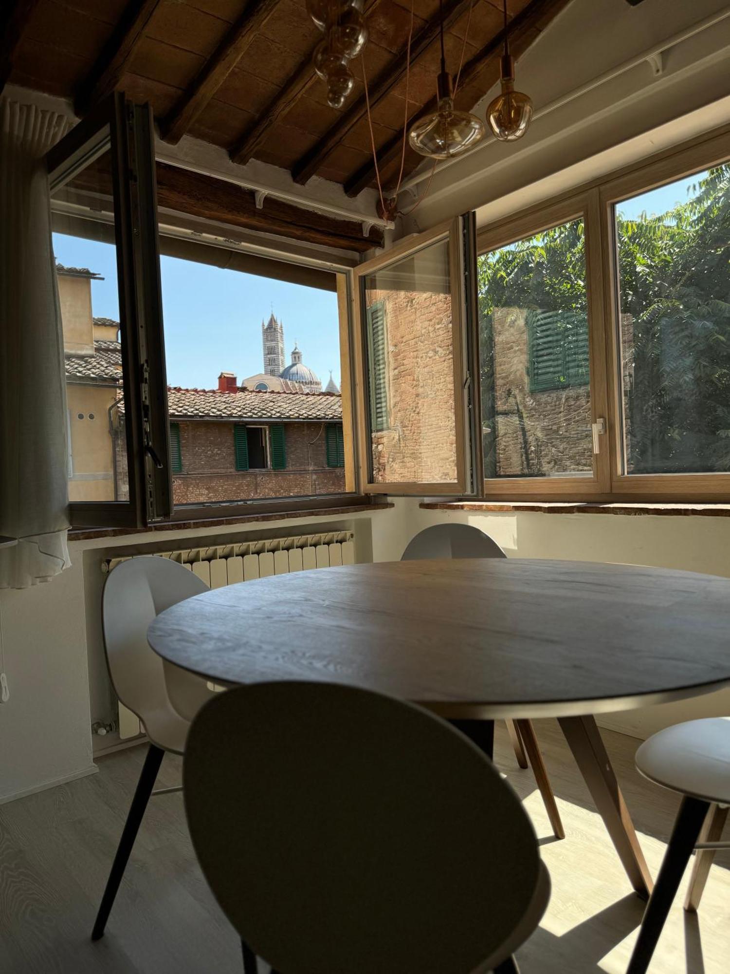 Teresa 91, Incantevole Vista Duomo Apartamento Siena